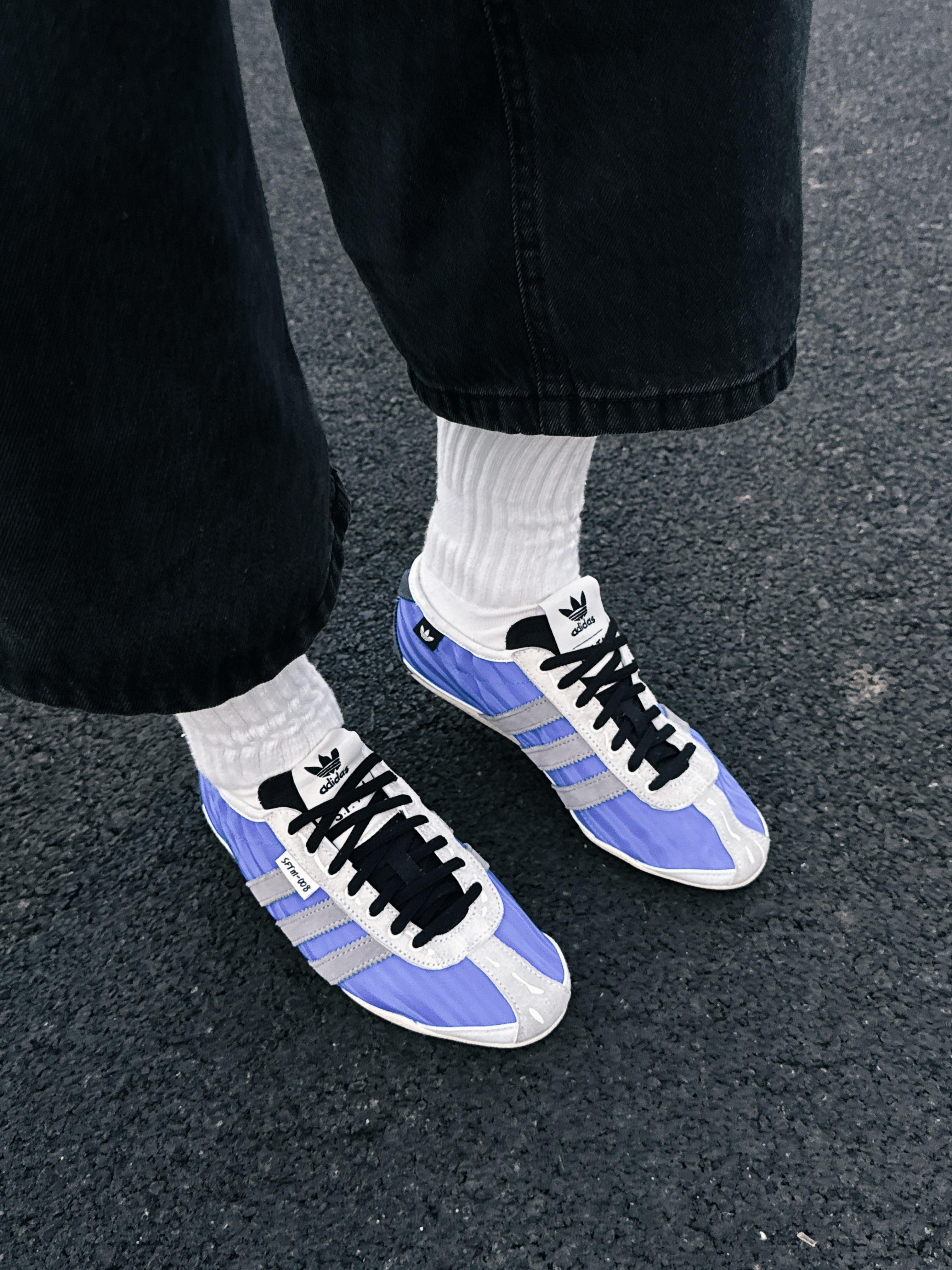 不是无脑吹!这双阿迪×SFTM联名蓝,我有话直说👟